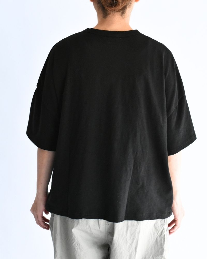 Wide T-shirt in Black