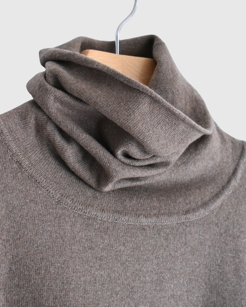 12GG Plain Stitch Drop Shoulder Polo Neck with Slit in Mocha
