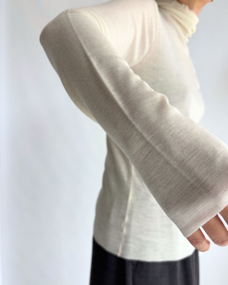 High-neck slim fit (wool) in White