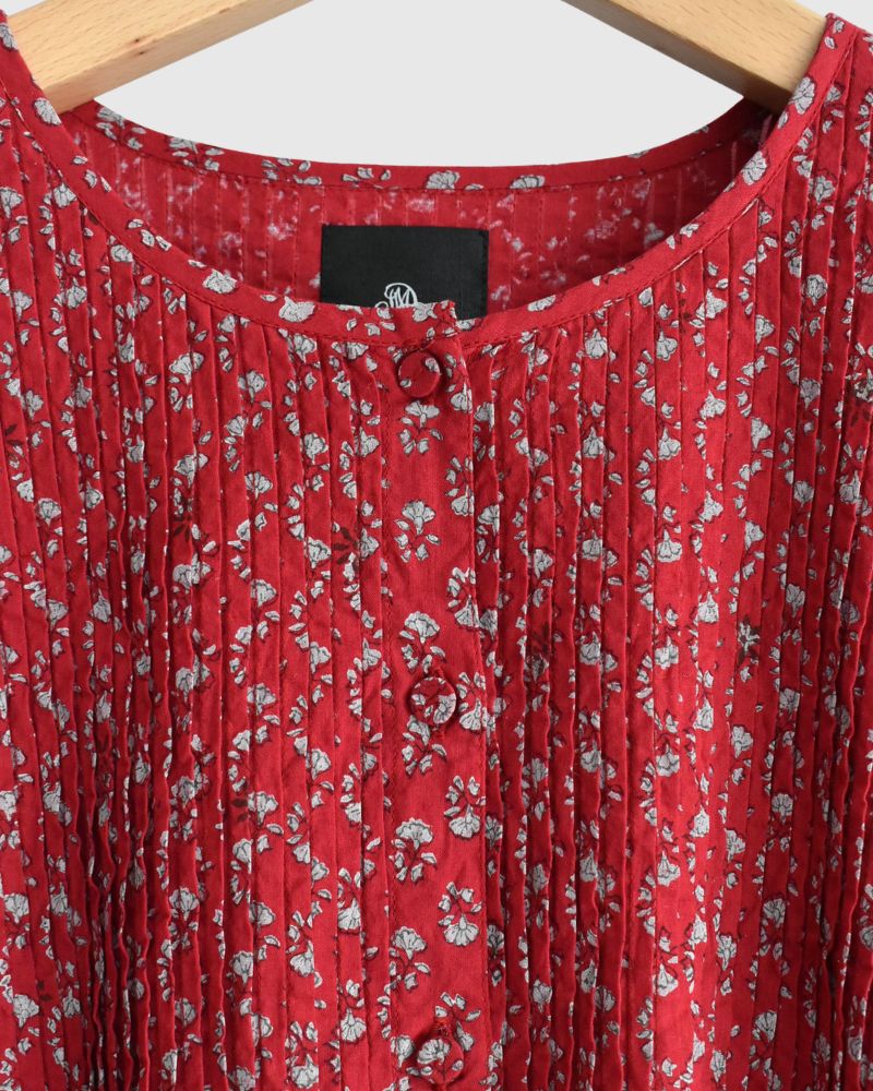Crew-neck Button French Sleeve Shirt with Pintuck in Red