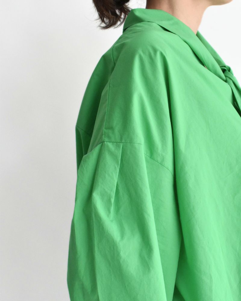 Tie collar blouse in Green