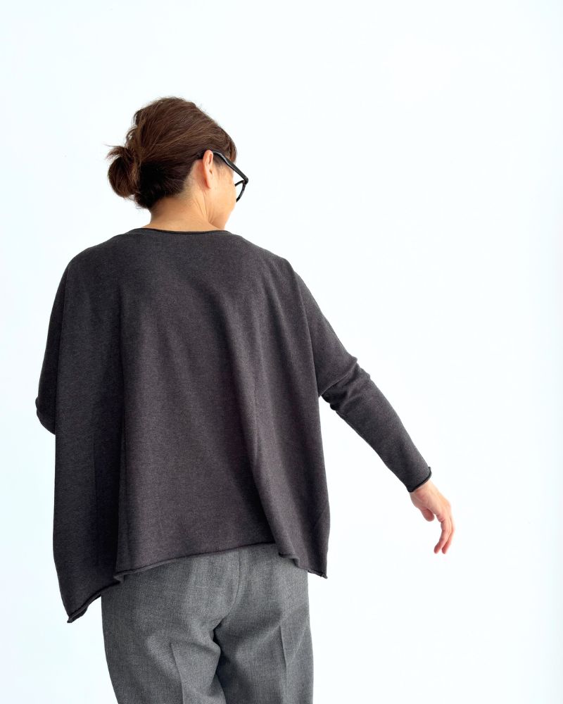 5-Color T-Line Pullover in CharcoalGray