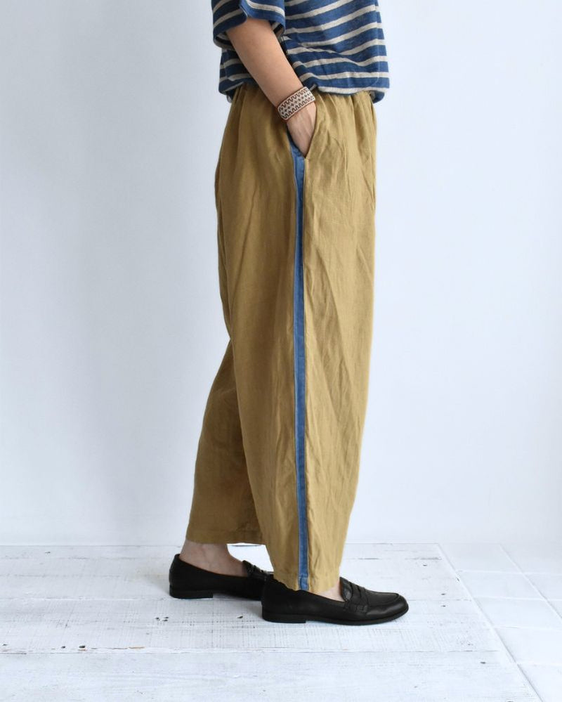 Side Line Kung Fu Pants in Brown Beige