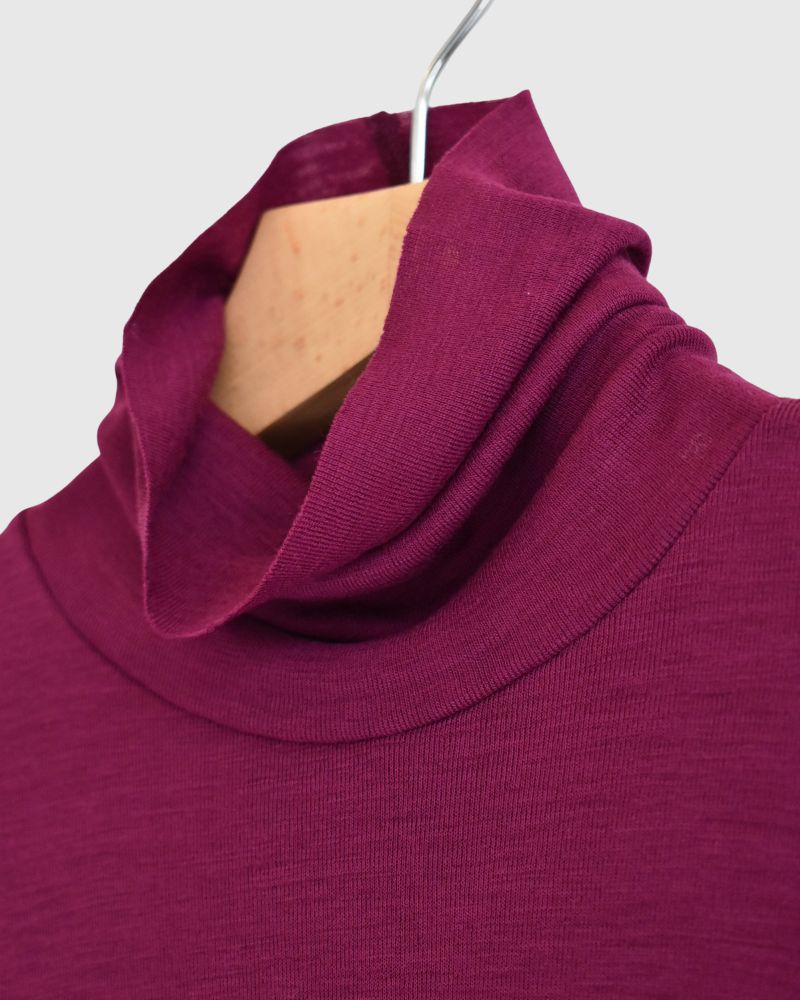 High-neck slim fit (wool) in CherryPurple