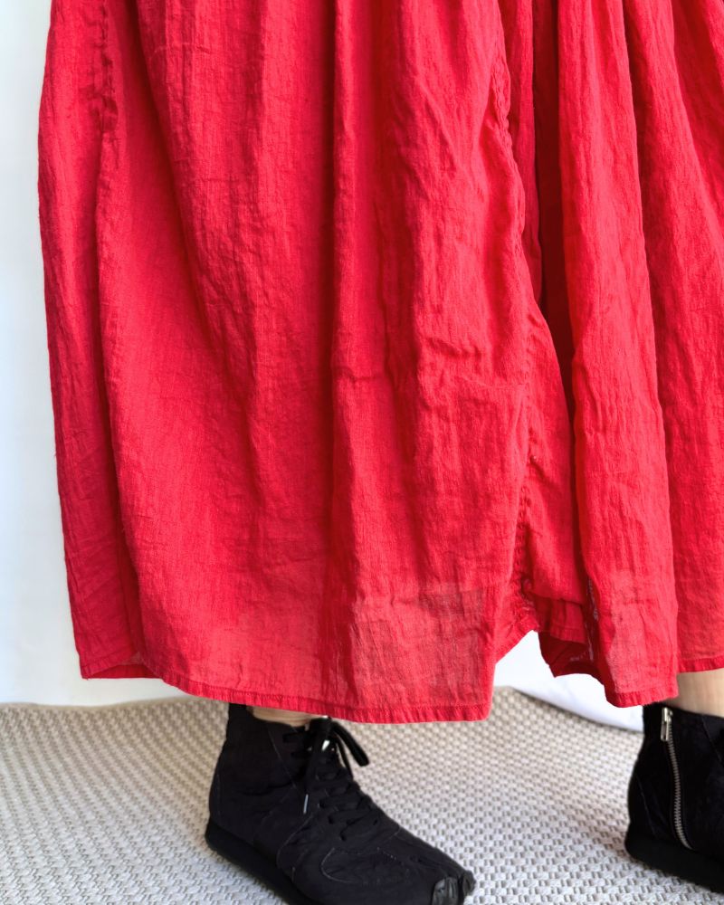 AUTO LOOM COTTON/LINEN PLAIN OVERDYE GATHERED SKIRT in Red