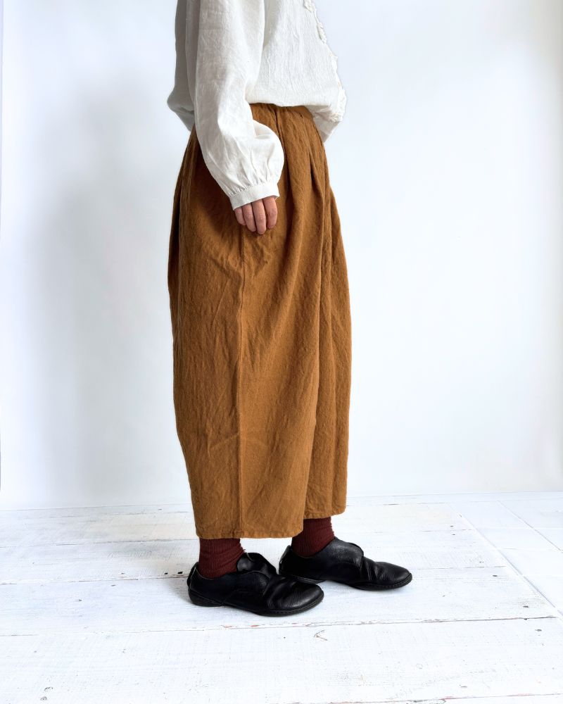 CAMILLE WOOL TUCK PANTS in Camel