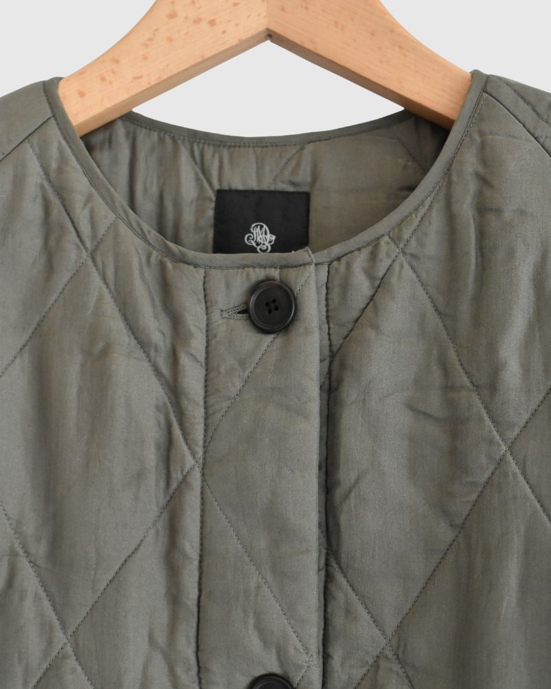 FRONT BUTTON SHORT COAT in Olive