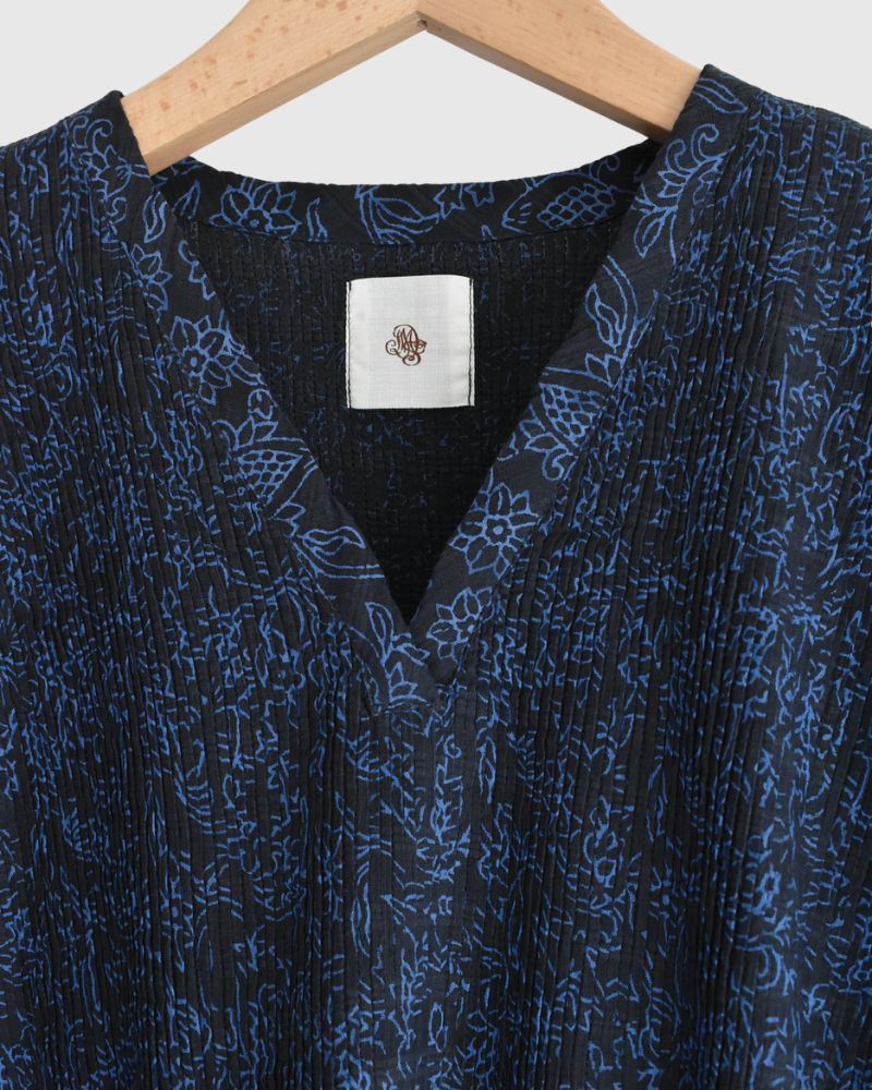 FLARED/SL SHIRTS WITH MINI PINTUCK in Navy/Blue