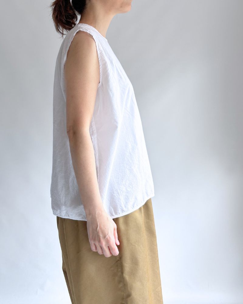 Inner Back Gathered Sleeveless Top in White