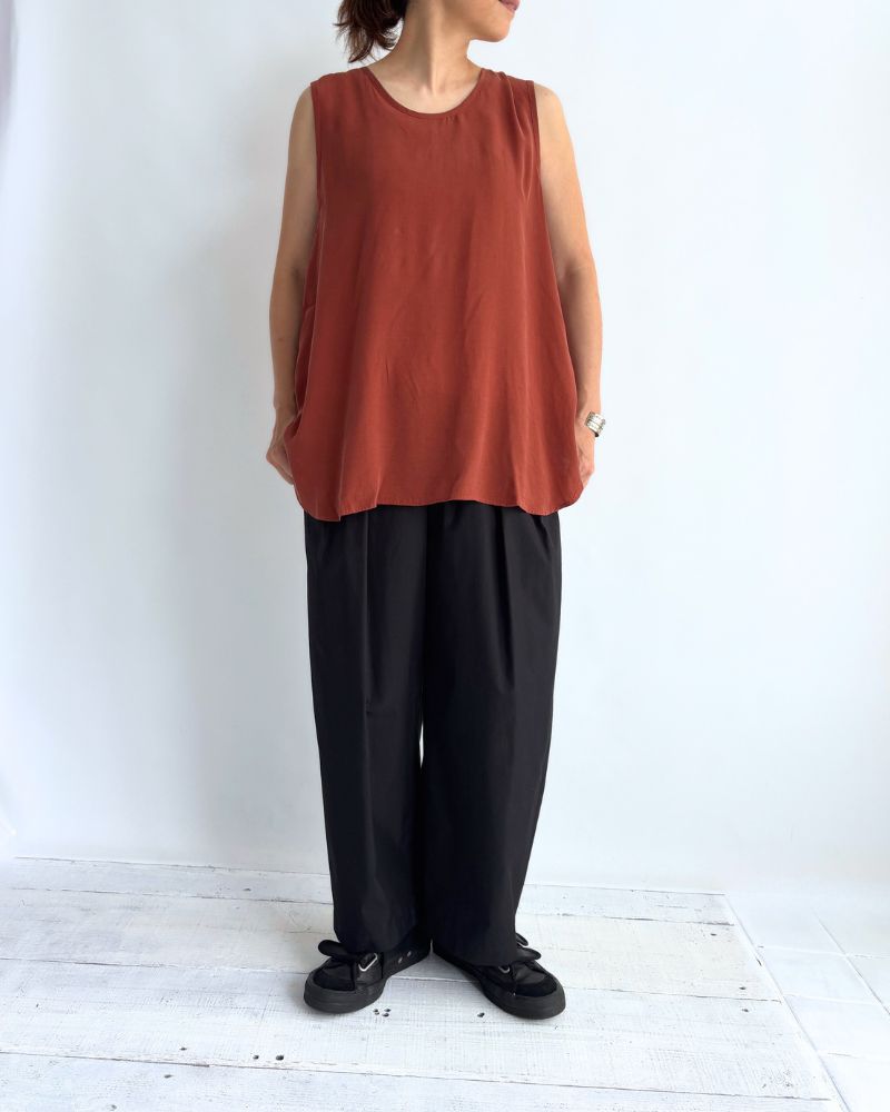 AMARA Sleeveless Pullover in Chestnut