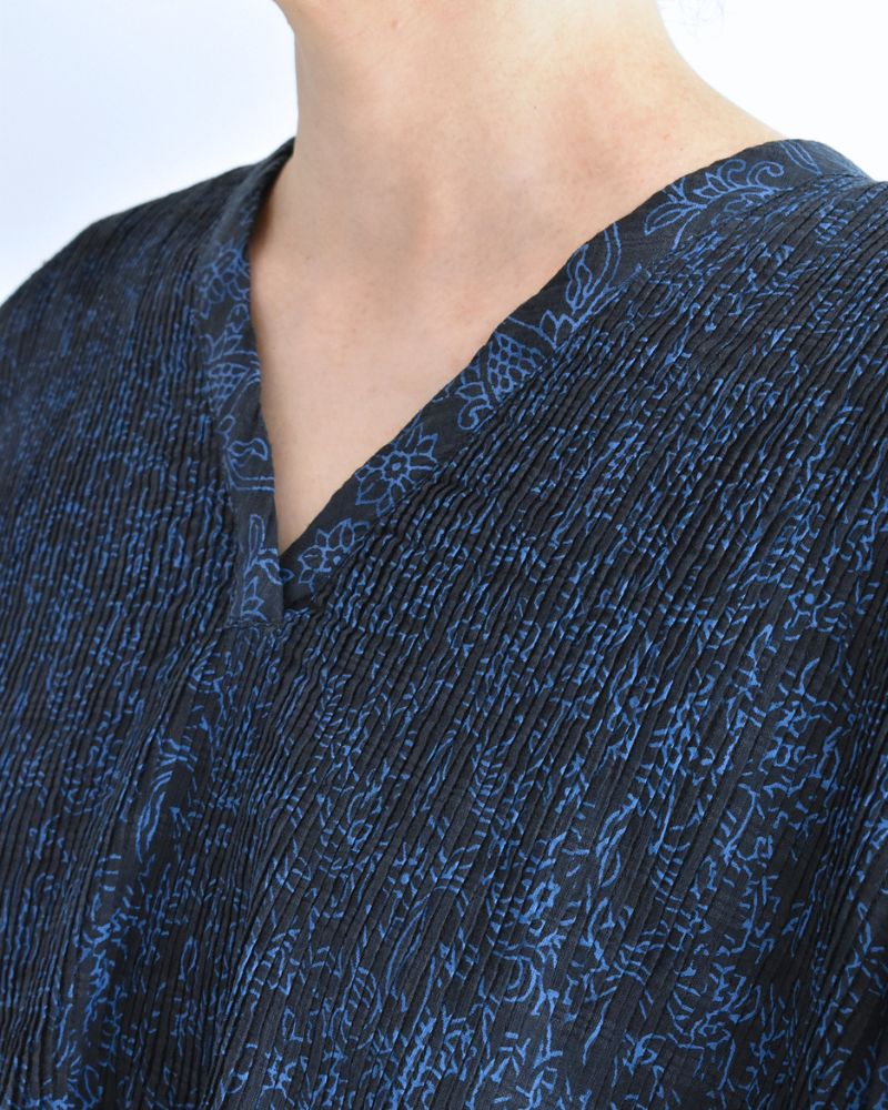 FLARED/SL SHIRTS WITH MINI PINTUCK in Navy/Blue