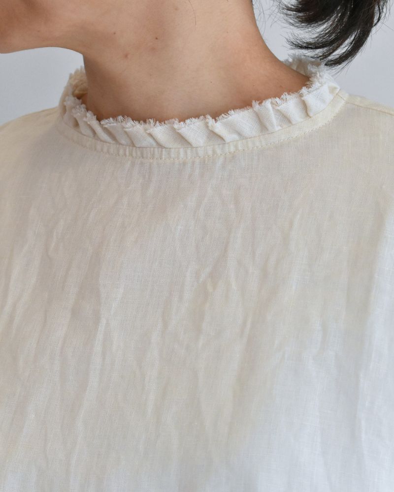 Tiny Frill Blouse in Milk