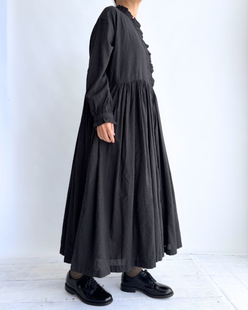 FRILL COLLAR SHIRT DRESS WITH RAJASTHAN GATHER in Black