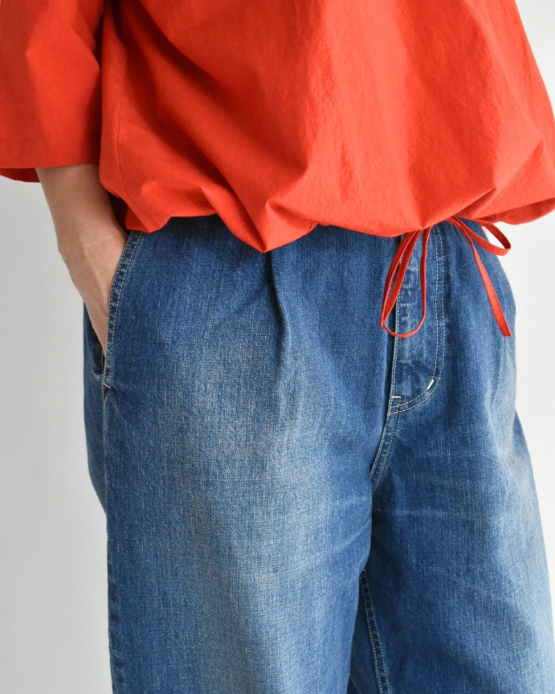 Denim tuck pants in Bleach