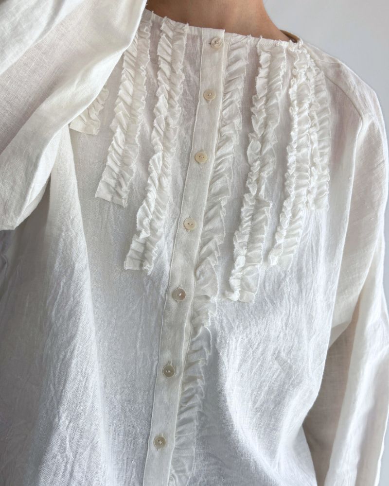 Cotton linen frill blouse in OffWhite