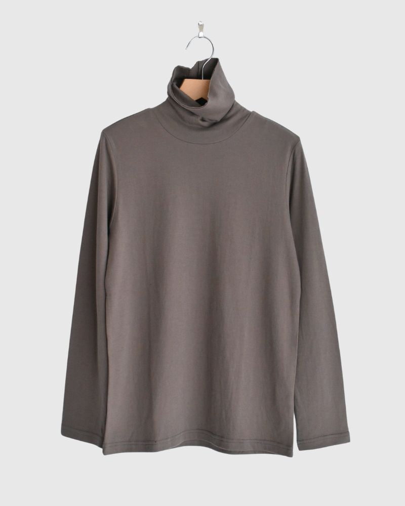 TURTLENECK PULLOVER in Brown