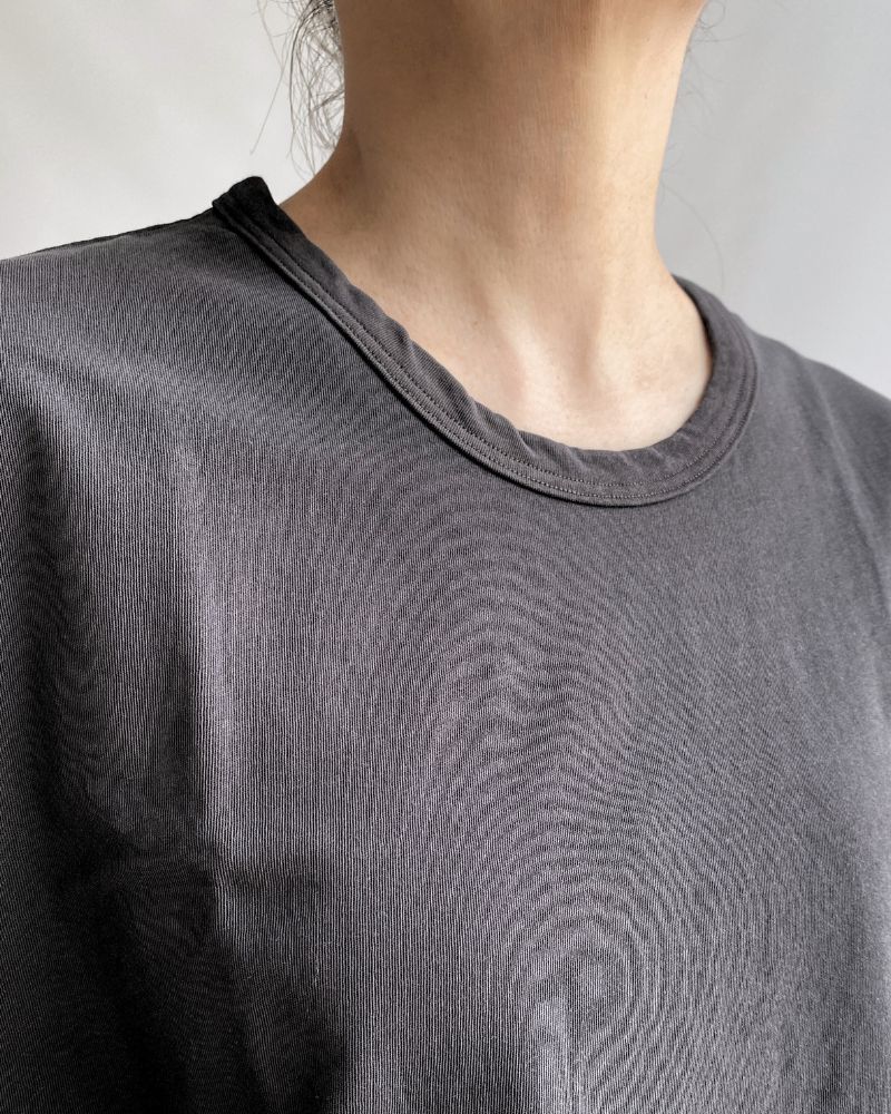 HIGH TWIST TWILL PULLOVER in Charcoal