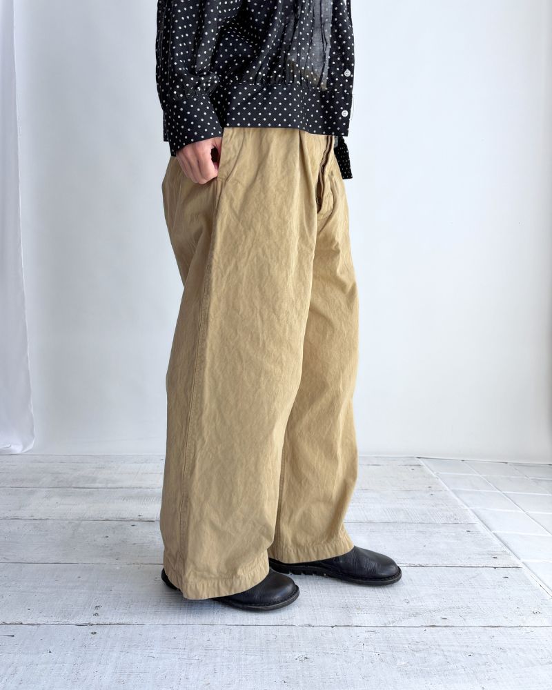 One-tuck Chino Pants in Beige
