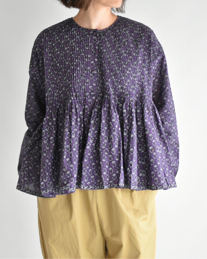 Crew-Neck Button Shirt with Pintuck in Purple