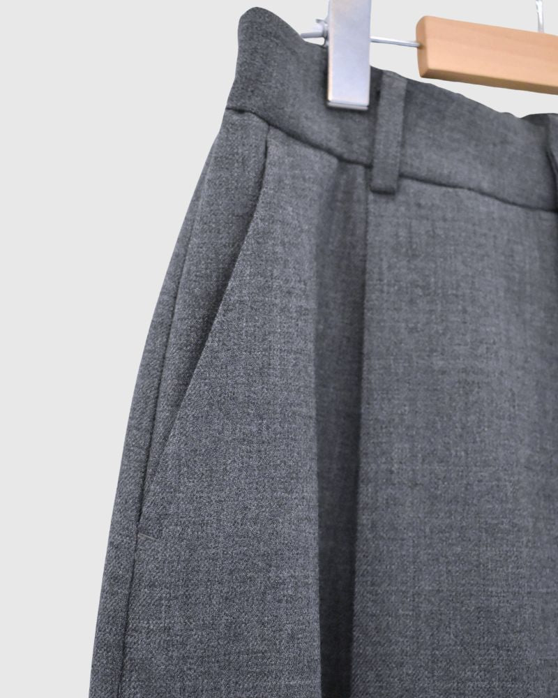 JOY-WO Wool Twill Center Tuck Shorts in HeavyGray