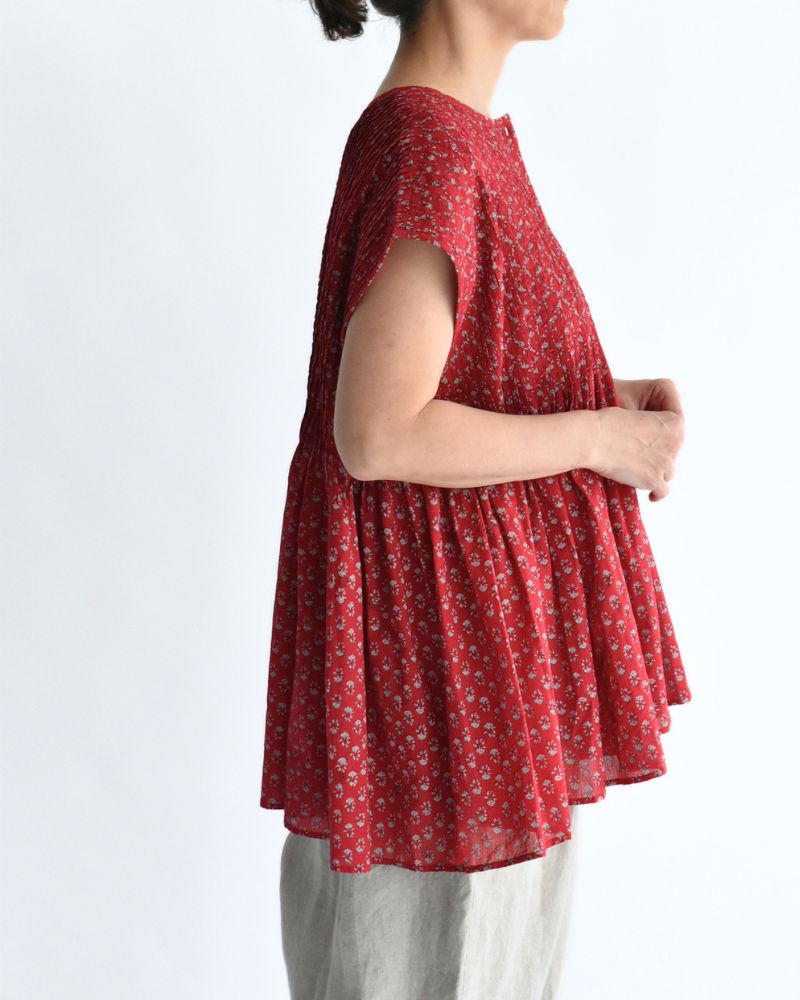 Crew-neck Button French Sleeve Shirt with Pintuck in Red