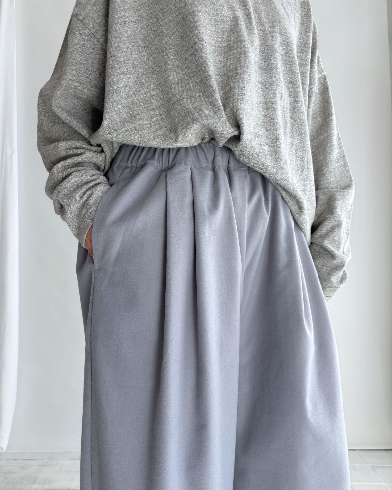 Tuck design pants 'REDI' in LightGray