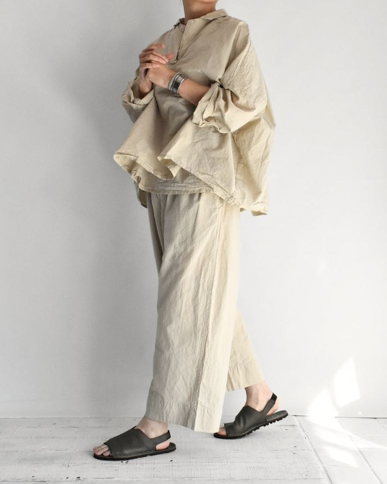 Shrink Open Collar Pullover Shirt in Beige