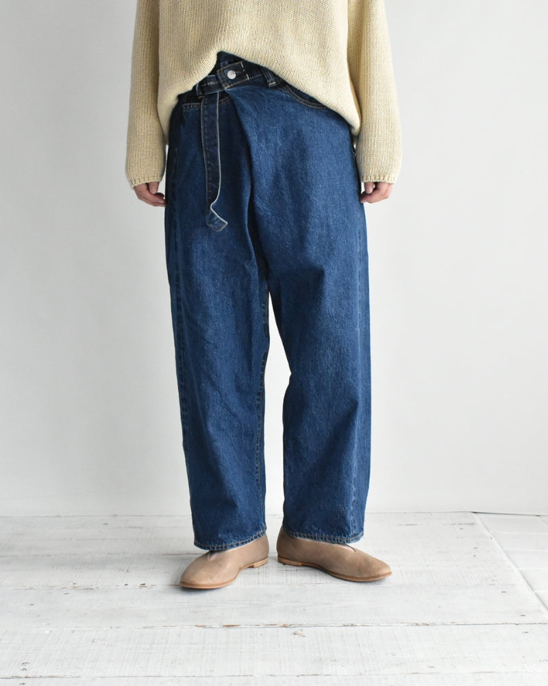 Selvedge Denim Asymmetric Tuck Pants in Blue