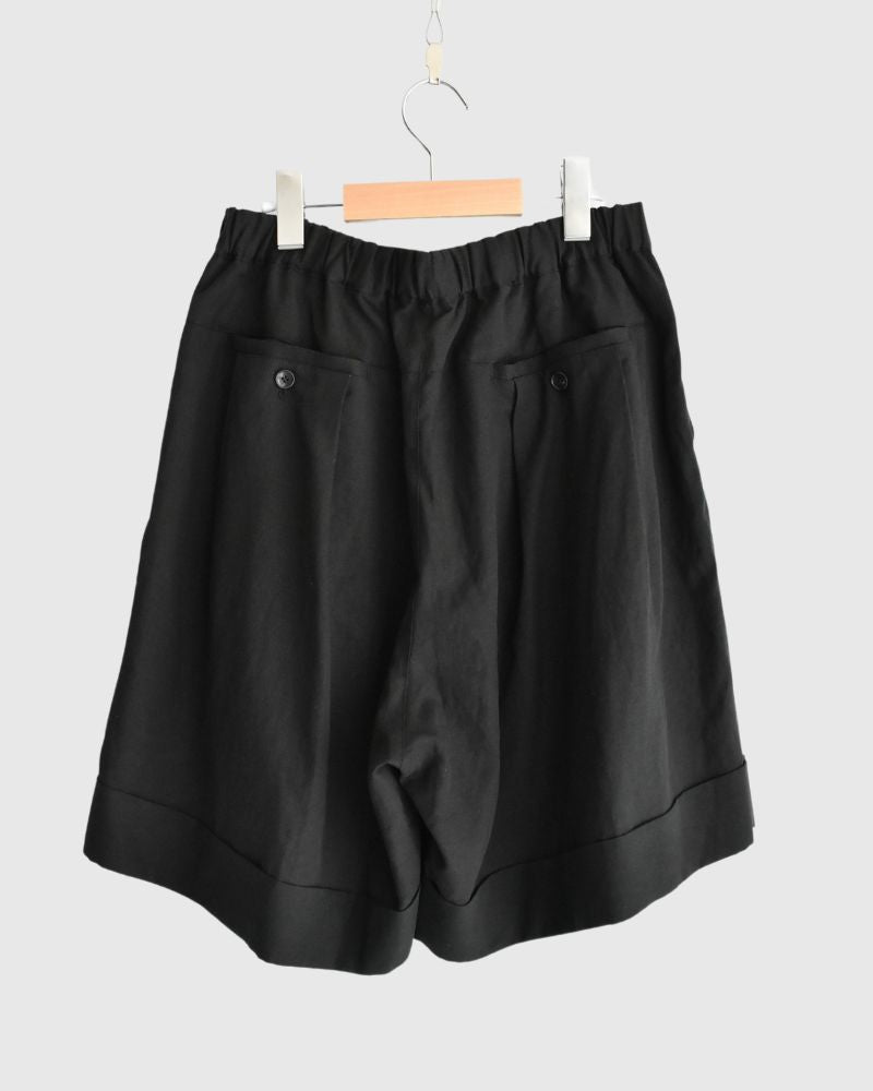 Wide Tuck Shorts in Black