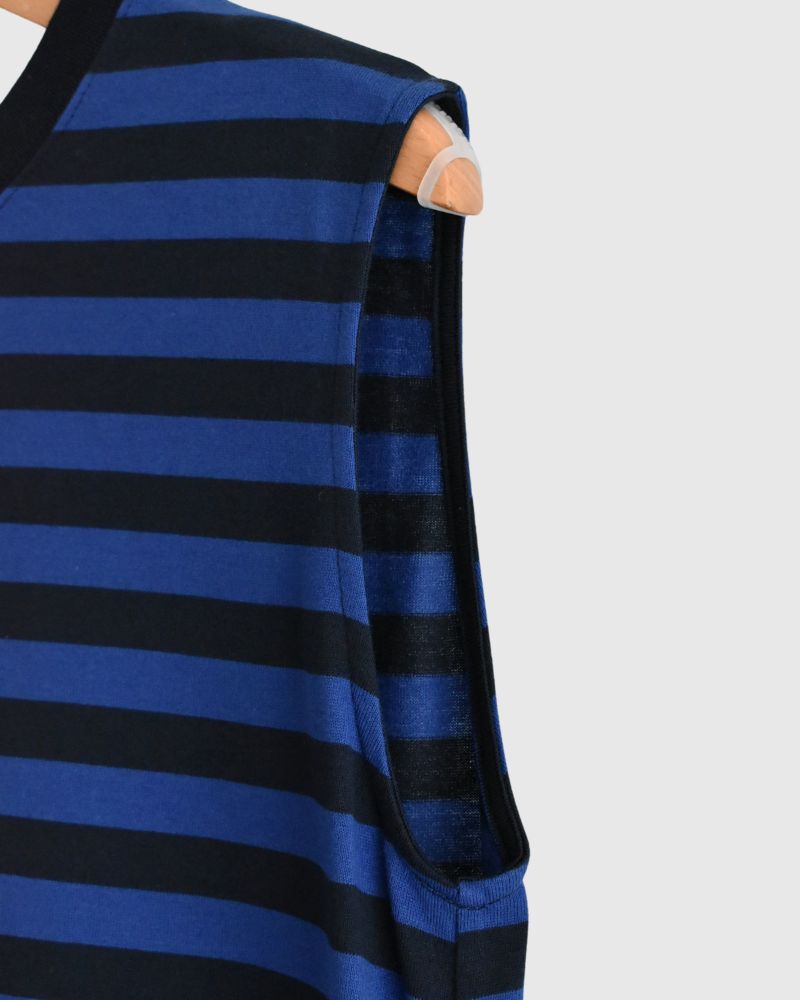 Sleeveless dress in Blue/Navy