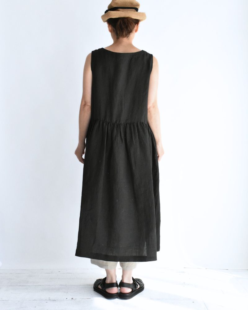 Sleeveless Gathered Dress (LINEN) in Black