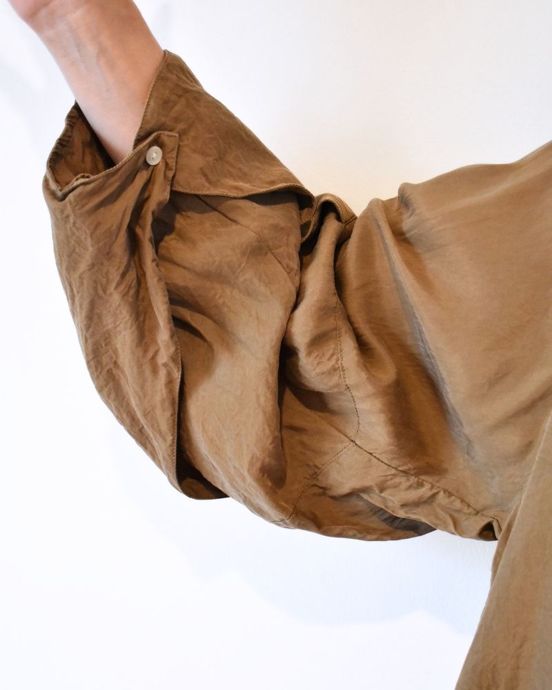 [Pre-order] S/S G1157 OVERWRAP SLEEVE MODERNIST BLOUSE（Mid-February – End of February）