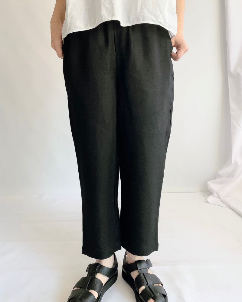 LINEN TWILL EASY TAPERED PANTS in Black