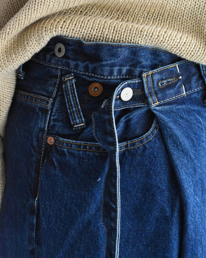 Selvedge Denim Asymmetric Tuck Pants in Blue