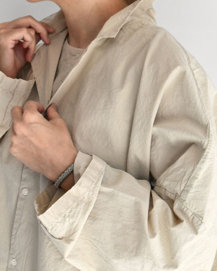 Shrink Open Collar Long Shirt in Beige