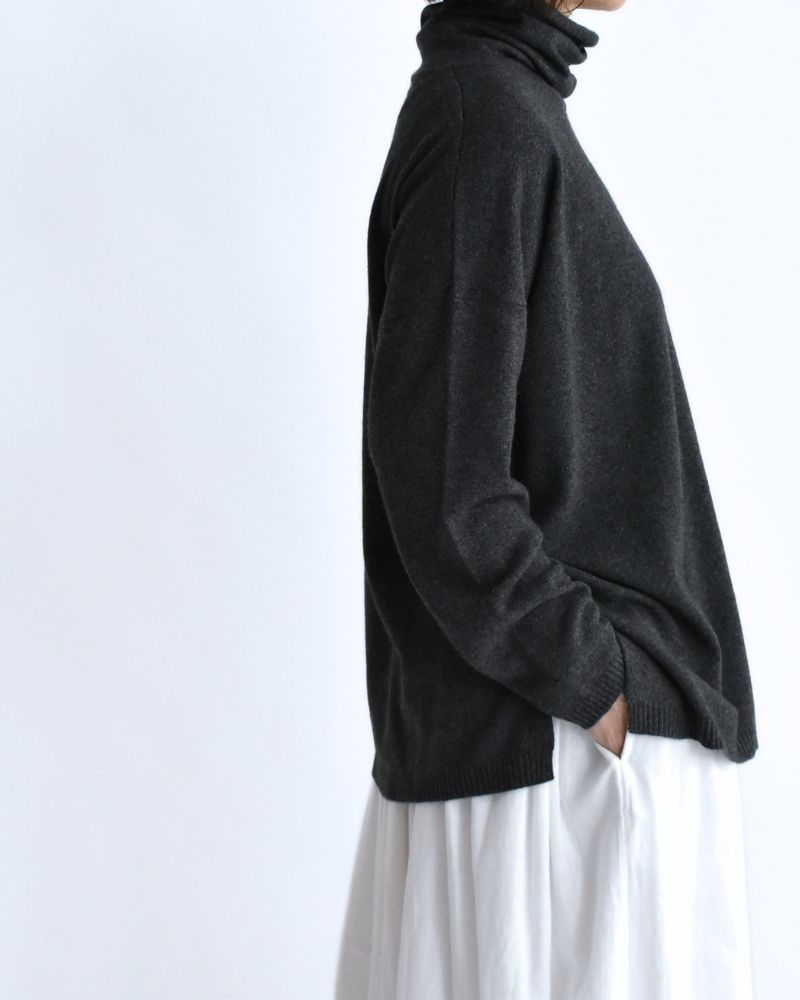 12GG Plain Stitch Drop Shoulder Polo Neck with Slit in Charcoal