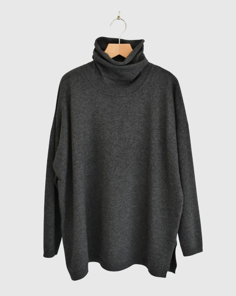 PLAIN STITCH DROP SHOULDER POLO NECK WITH SLIT in Charcoal
