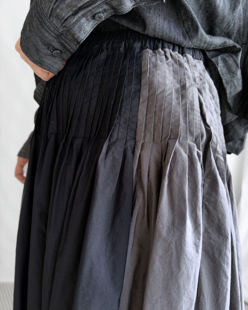 40s ORGANIC POPLIN(PATCHWORK) PINTUCK FLARED SKIRT WITH CRAZY PATCH WORK in Black/Charcoal