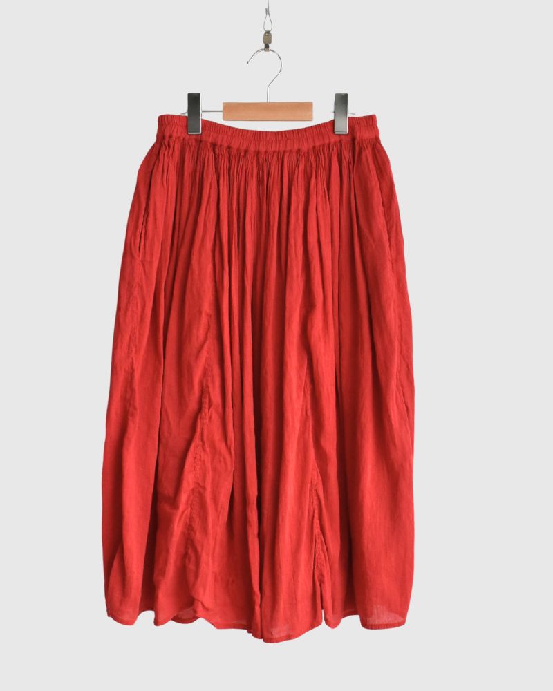 AUTO LOOM COTTON/LINEN PLAIN OVERDYE GATHERED SKIRT in Red