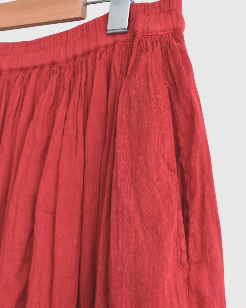 AUTO LOOM COTTON/LINEN PLAIN OVERDYE GATHERED SKIRT in Red