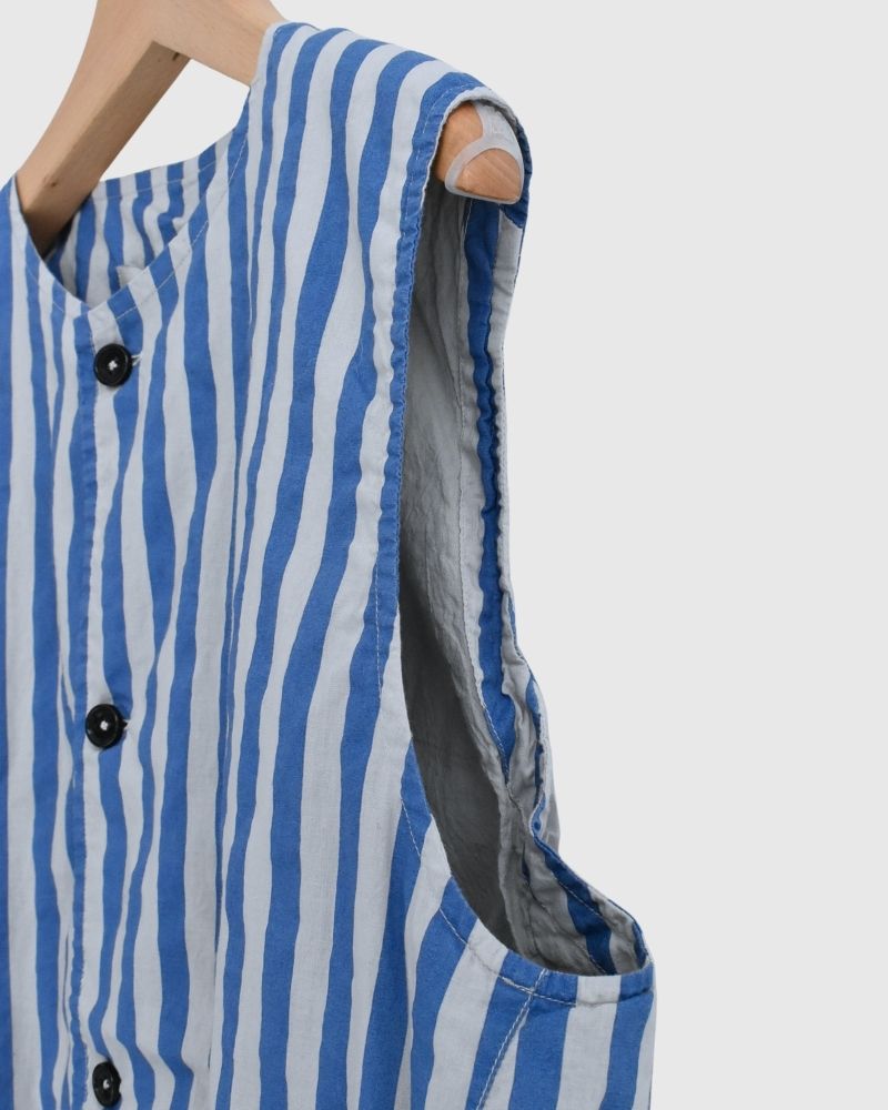 POPLIN WIDE STRIPE (OVERDYE) NO COLLAR VEST in MilkyGrey