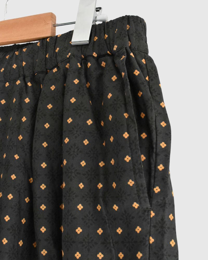 2TUCK TAPERED EASY PANTS in Charcoal