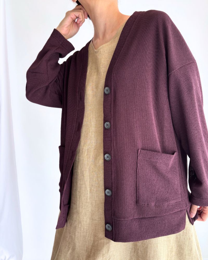 RANDOM WAFFLE CARDIGAN in Burgundy