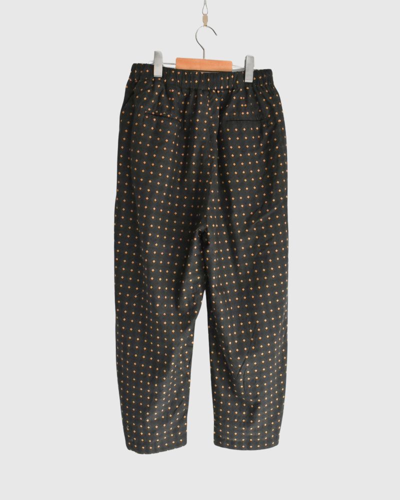 2TUCK TAPERED EASY PANTS in Charcoal