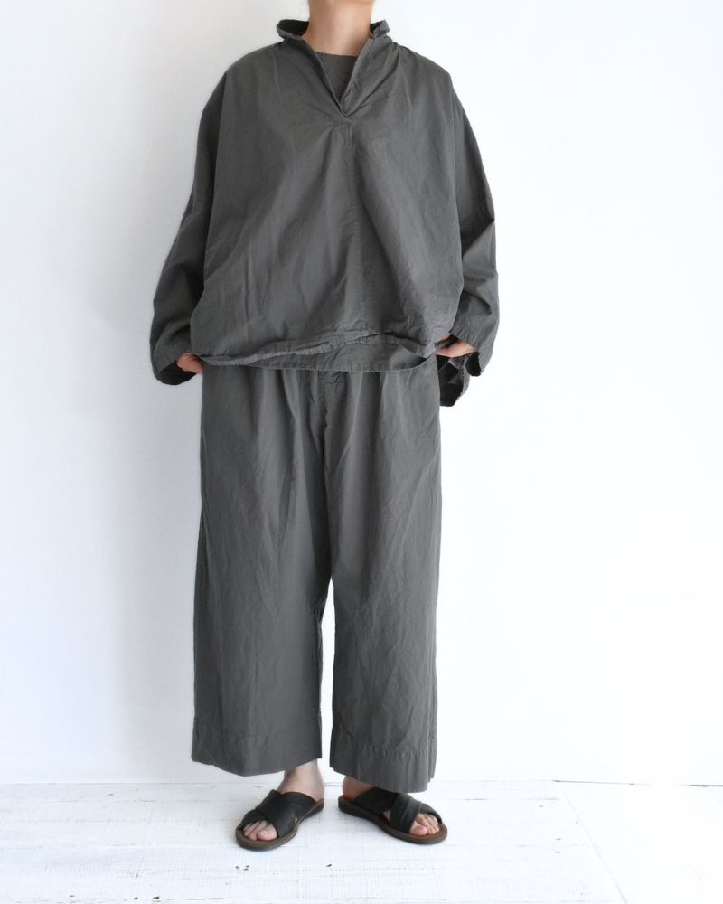Shrink Open Collar Pullover Shirt in Gray