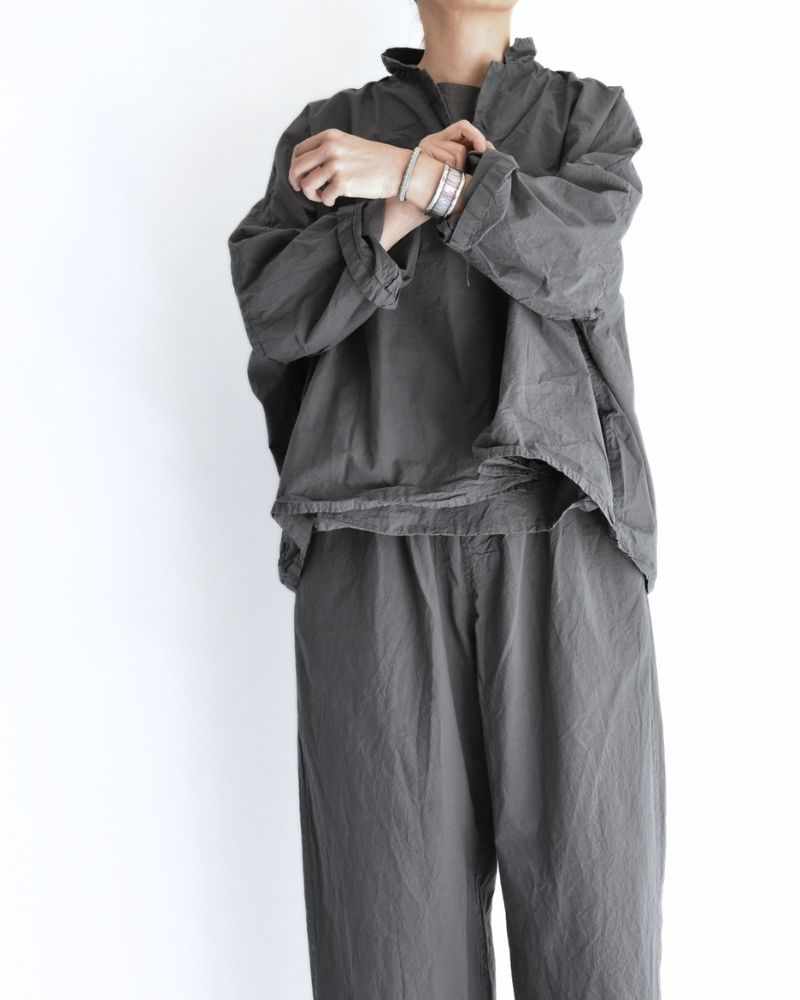 Shrink Open Collar Pullover Shirt in Gray