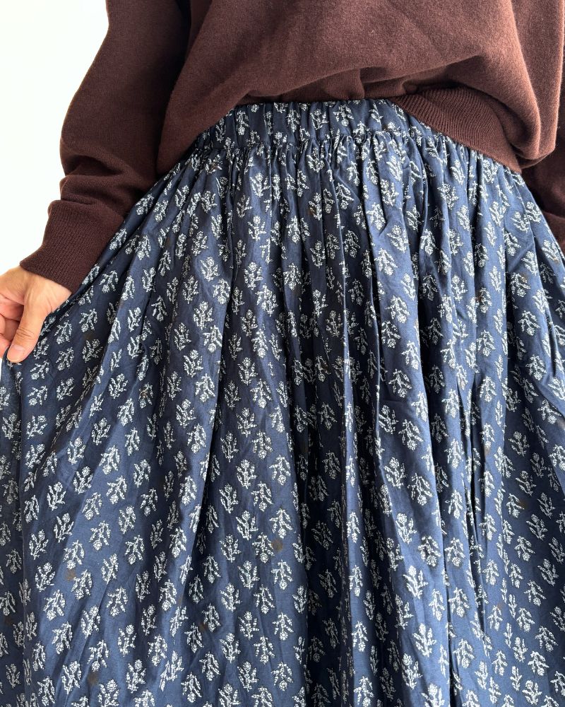 RAJASTAN TUCK GATHERED SKIRT WITH LINING in Navy