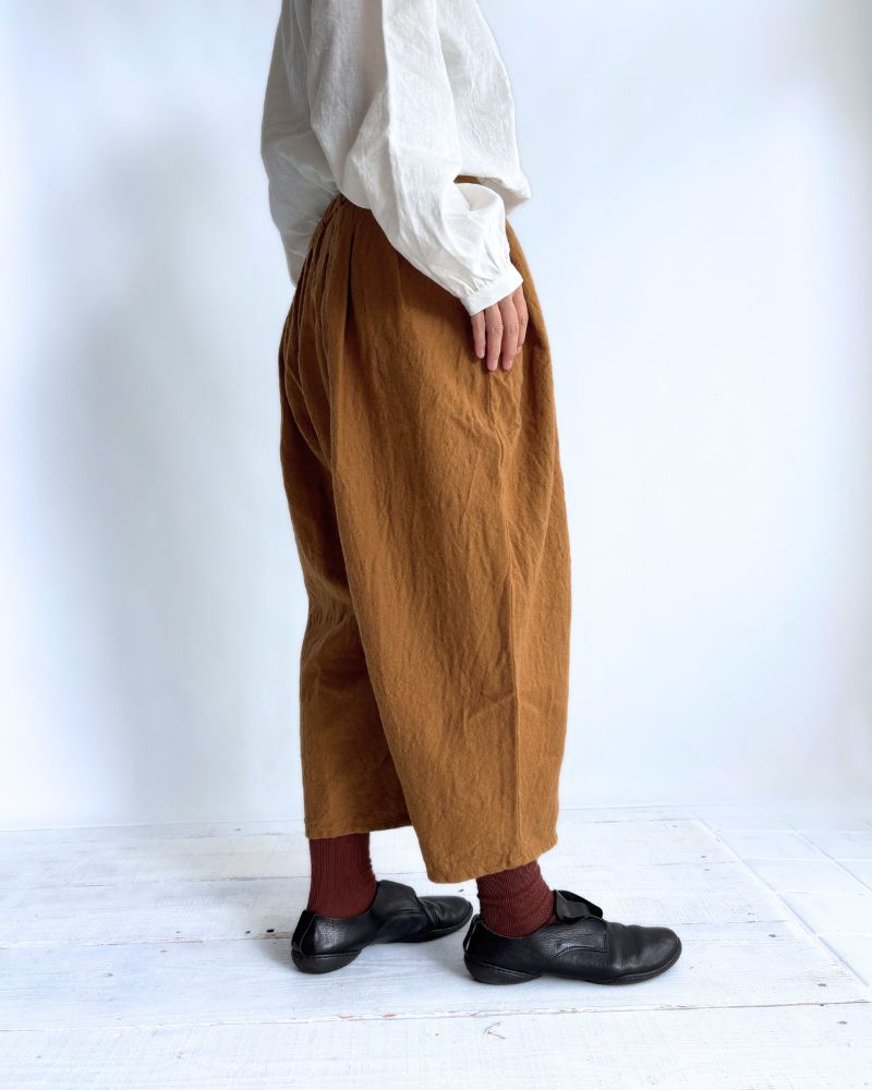 CAMILLE WOOL TUCK PANTS in Camel