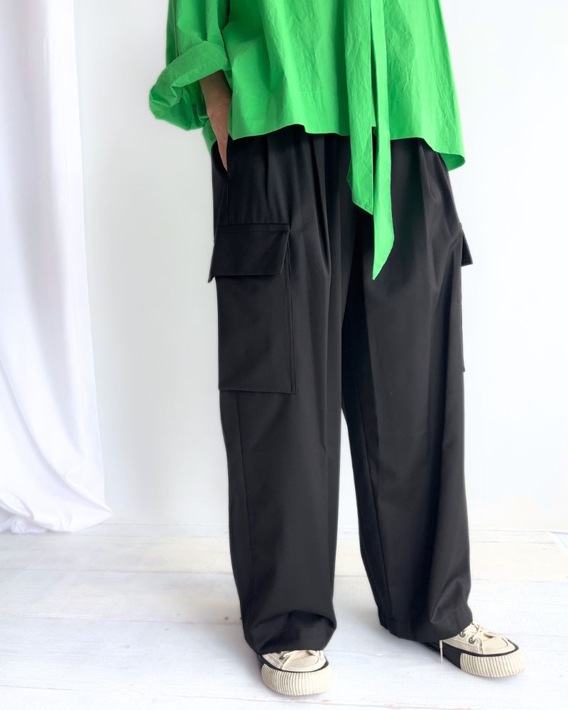 CLOVER-TRO Cargo Pants in Black