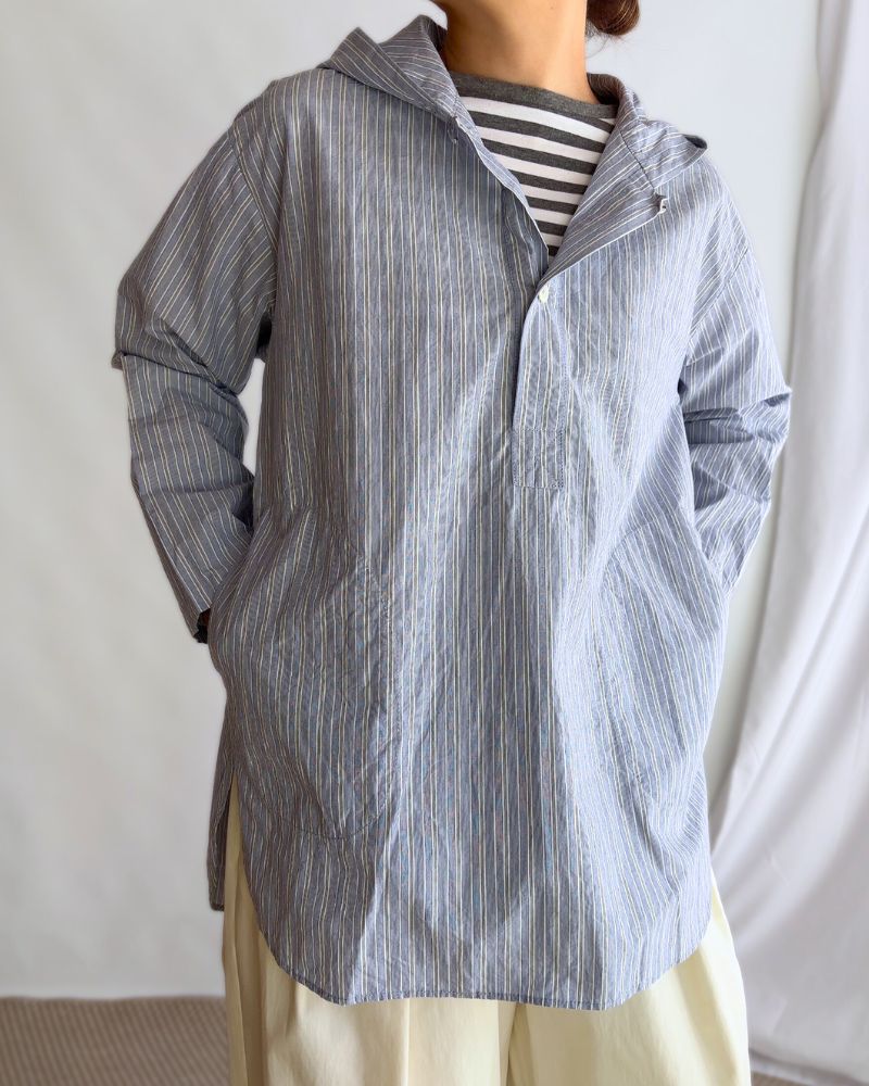 Hoodie Pullover Shirt in NavyStripe